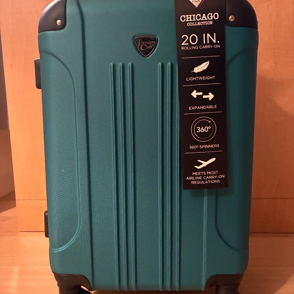 Brand New Traveler's Club Chicago 20" suitcase - Picture 3 of 3